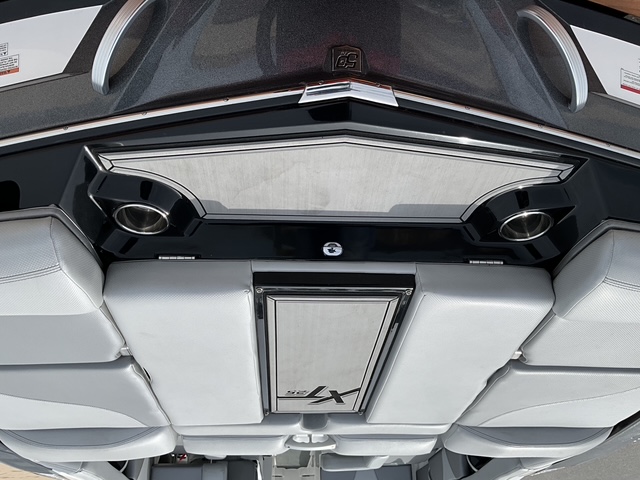 2018 MasterCraft XT25 Icon